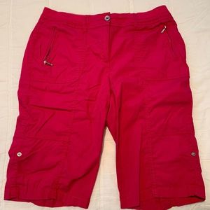 Cargo style shorts – Color: Fuchsia – Super light-